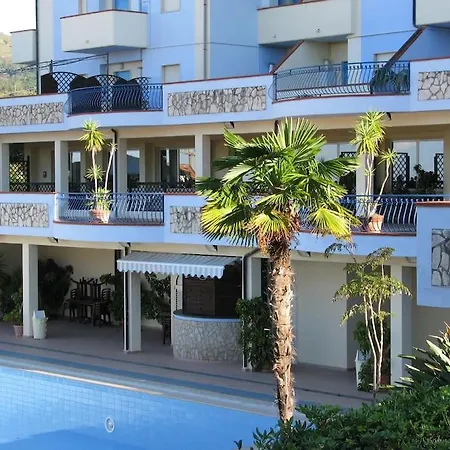With A Tennis Court And A Barbecue Apartamento *